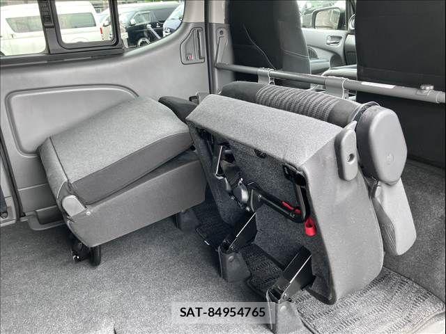 Nissan NV350 Caravan 2019-03 7329093-17