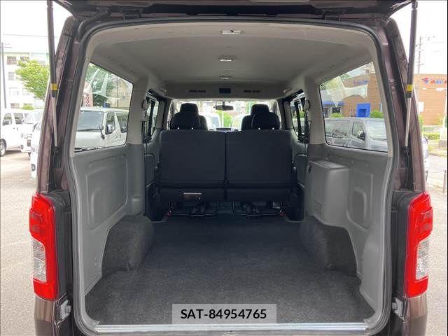 Nissan NV350 Caravan 2019-03 7329093-19