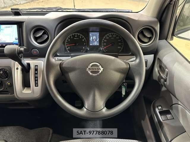 Nissan NV350 Caravan 2018-03 7359187-9