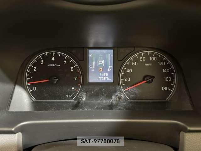Nissan NV350 Caravan 2018-03 7359187-10