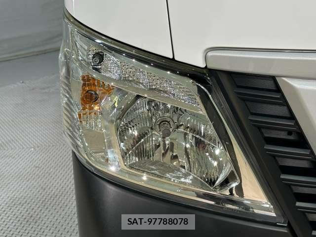 Nissan NV350 Caravan 2018-03 7359187-24