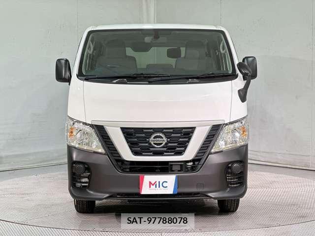 Nissan NV350 Caravan 2018-03 7359187-2