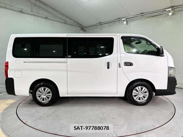 Nissan NV350 Caravan 2018-03 7359187-3
