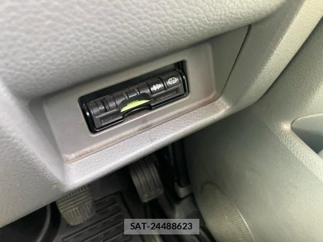 Nissan NV350 Caravan 2014-03 7359183-9