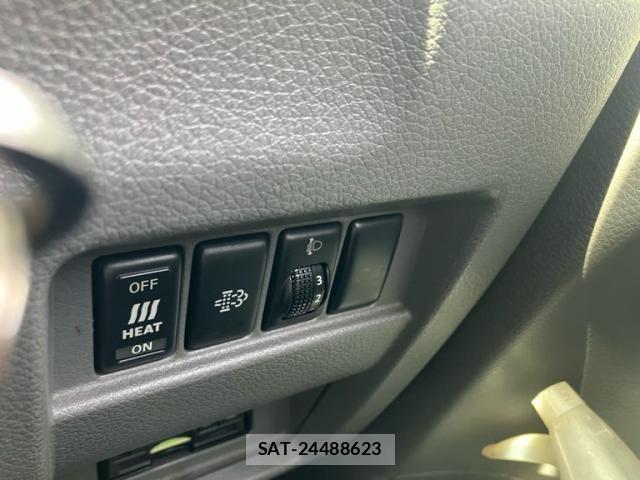 Nissan NV350 Caravan 2014-03 7359183-10