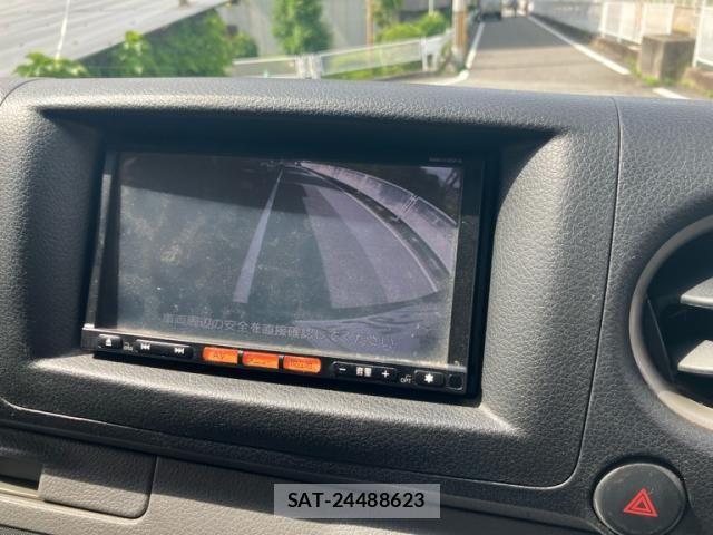 Nissan NV350 Caravan 2014-03 7359183-19