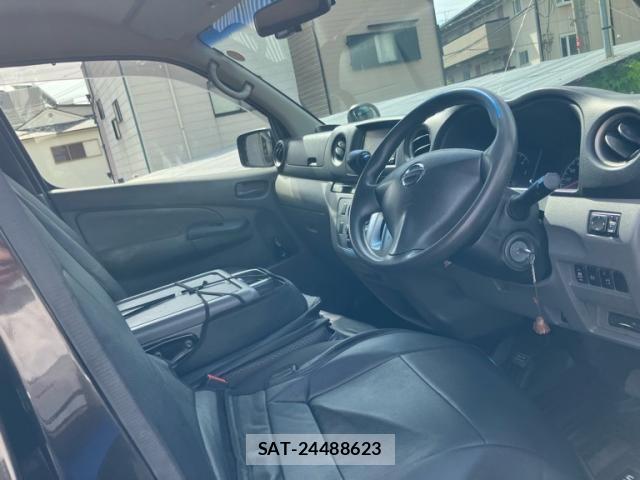 Nissan NV350 Caravan 2014-03 7359183-8