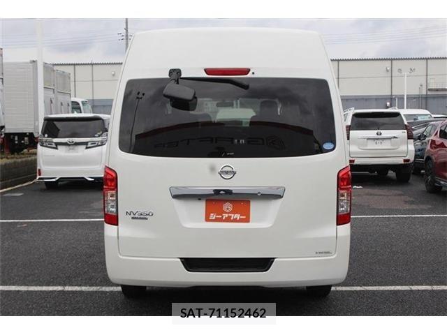 Nissan NV350 Caravan 2018-03 7359181-12