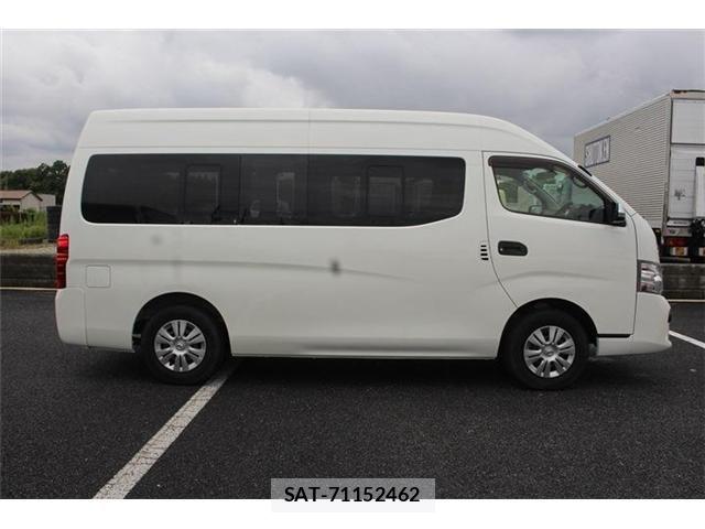 Nissan NV350 Caravan 2018-03 7359181-14