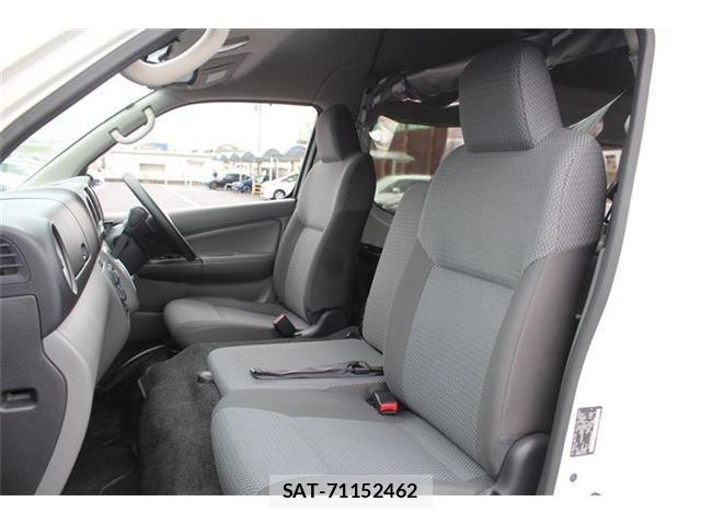 Nissan NV350 Caravan 2018-03 7359181-24