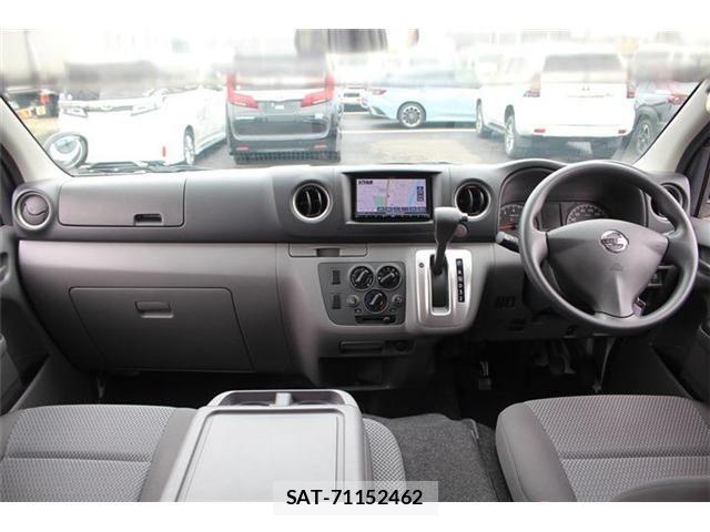 Nissan NV350 Caravan 2018-03 7359181-25