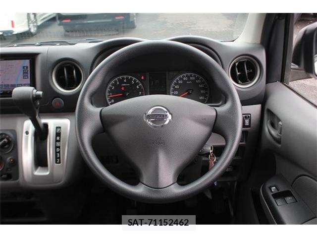 Nissan NV350 Caravan 2018-03 7359181-26
