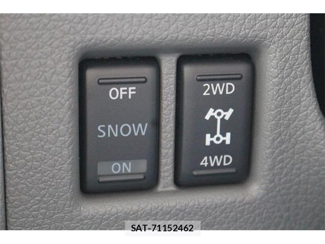 Nissan NV350 Caravan 2018-03 7359181-4