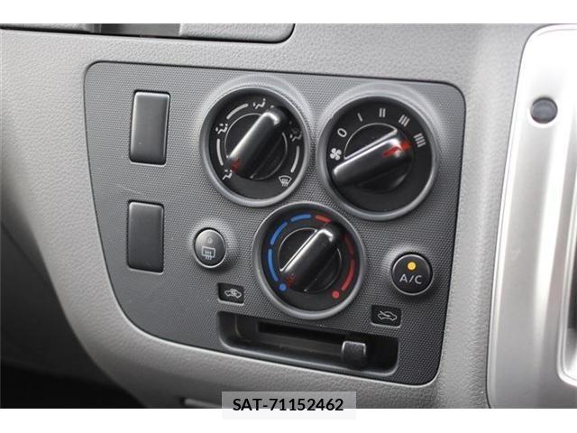 Nissan NV350 Caravan 2018-03 7359181-6