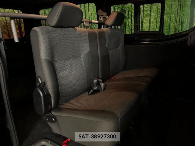 Nissan NV350 Caravan 2021-03 7359180-8