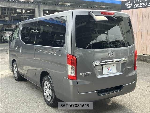 Nissan NV350 Caravan 2019-04 7390923-16