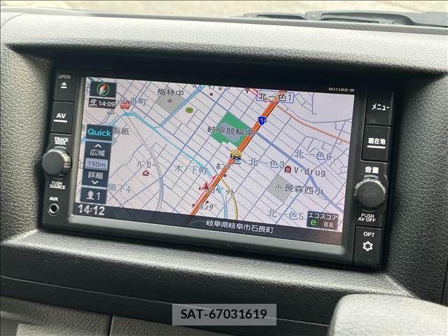 Nissan NV350 Caravan 2019-04 7390923-2