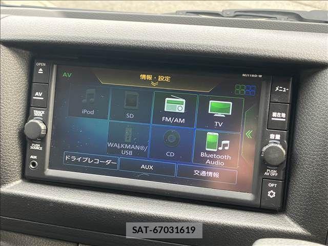 Nissan NV350 Caravan 2019-04 7390923-3