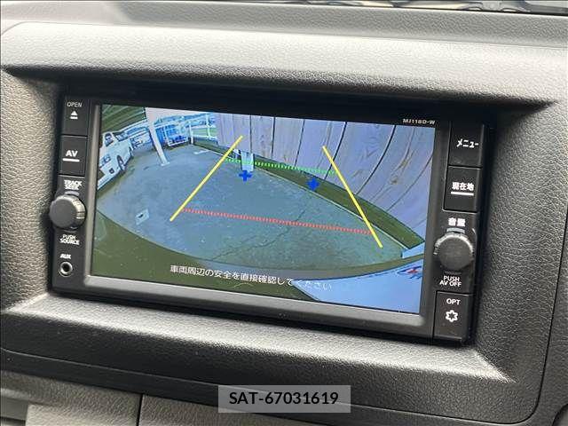 Nissan NV350 Caravan 2019-04 7390923-4
