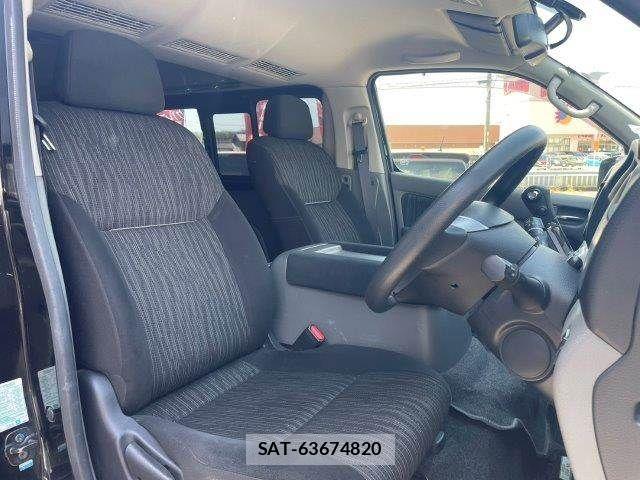 Nissan NV350 Caravan 2019-05 7390925-11