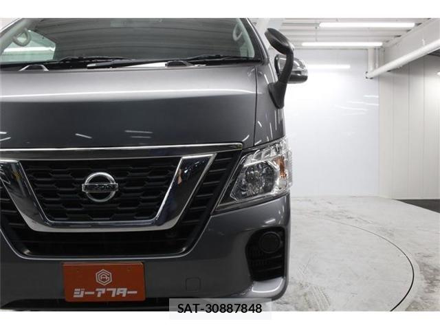 Nissan NV350 Caravan 2019-03 7393415-12