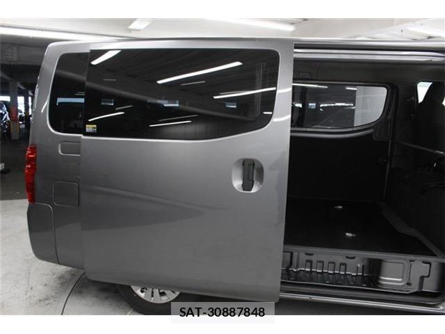 Nissan NV350 Caravan 2019-03 7393415-29
