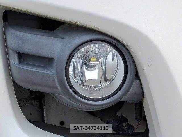 Nissan NV350 Caravan 2015-06 7393407-23