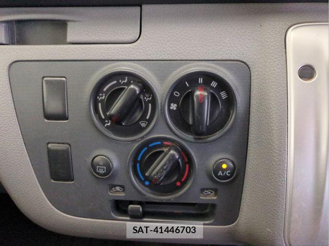 Nissan NV350 Caravan 2020-11 7393406-11