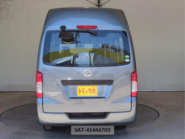 Nissan NV350 Caravan 2020-11 7393406-17