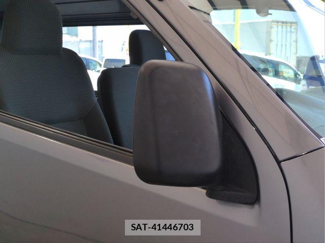 Nissan NV350 Caravan 2020-11 7393406-21