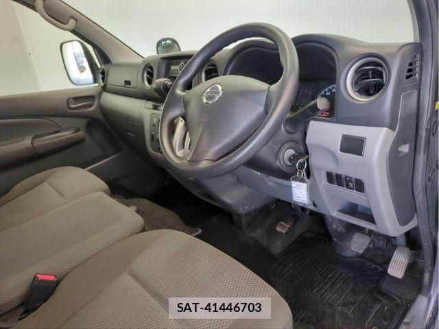 Nissan NV350 Caravan 2020-11 7393406-24