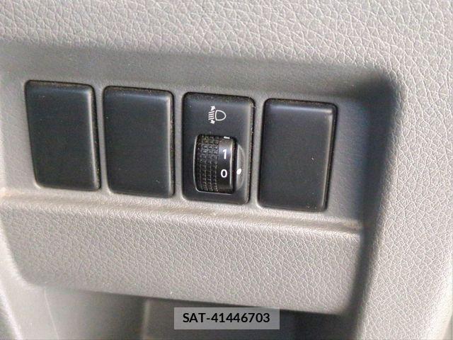 Nissan NV350 Caravan 2020-11 7393406-27