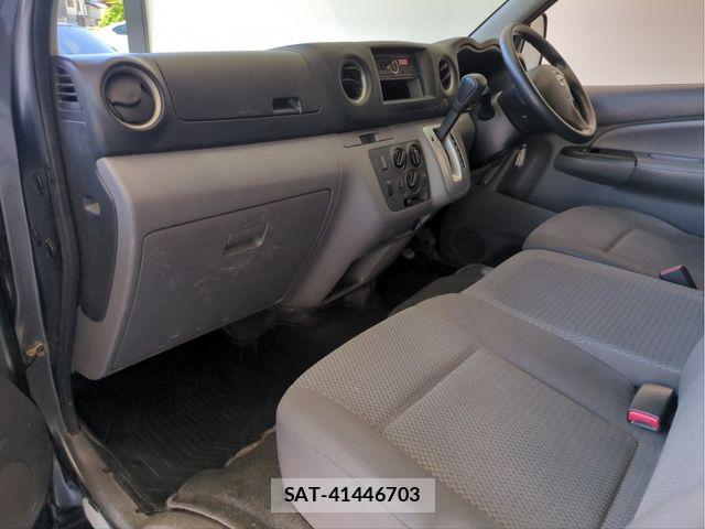 Nissan NV350 Caravan 2020-11 7393406-2