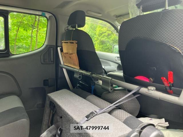 Nissan NV350 Caravan 2013-10 7393414-11
