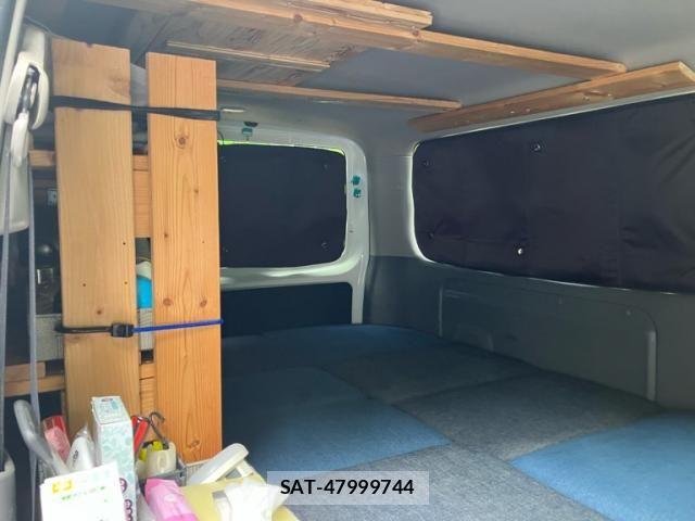 Nissan NV350 Caravan 2013-10 7393414-13