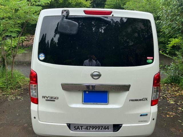 Nissan NV350 Caravan 2013-10 7393414-1