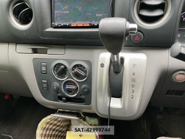 Nissan NV350 Caravan 2013-10 7393414-21
