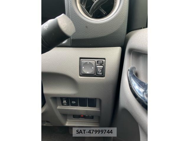 Nissan NV350 Caravan 2013-10 7393414-22