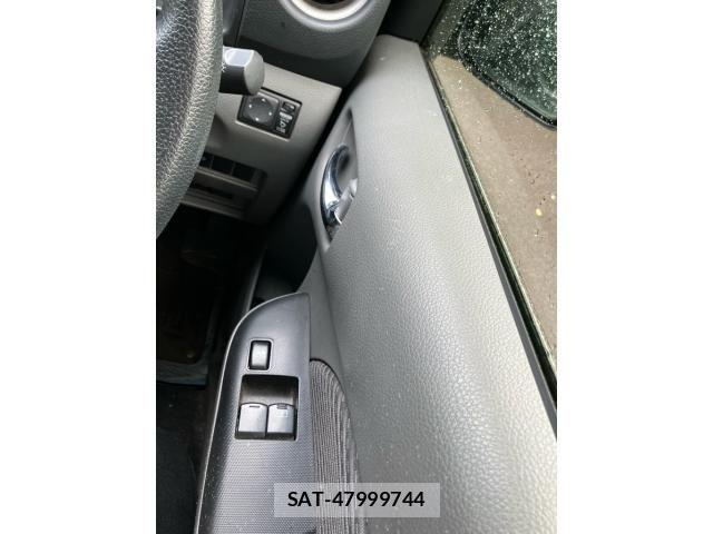 Nissan NV350 Caravan 2013-10 7393414-23