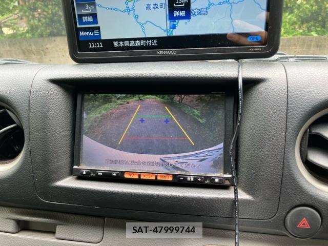 Nissan NV350 Caravan 2013-10 7393414-26