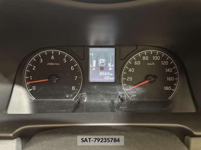 Nissan NV350 Caravan 2019-05 7456544-10