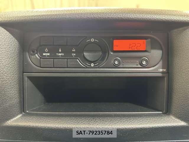 Nissan NV350 Caravan 2019-05 7456544-14