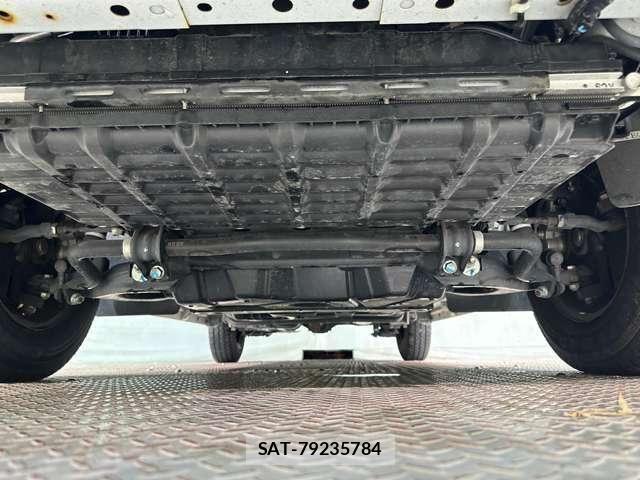 Nissan NV350 Caravan 2019-05 7456544-27