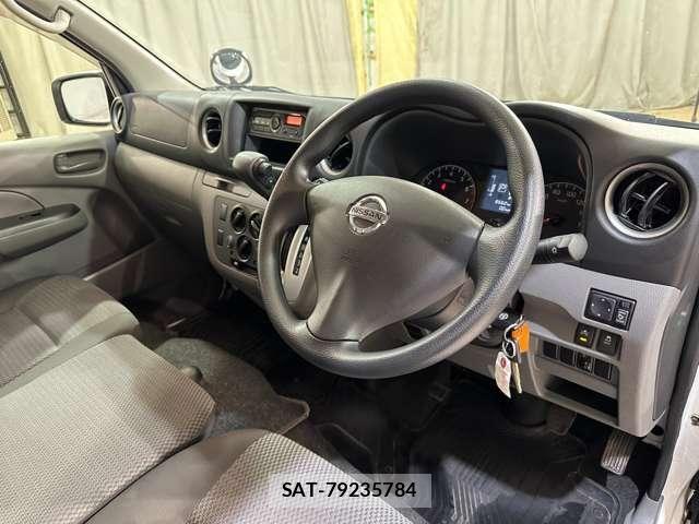 Nissan NV350 Caravan 2019-05 7456544-8