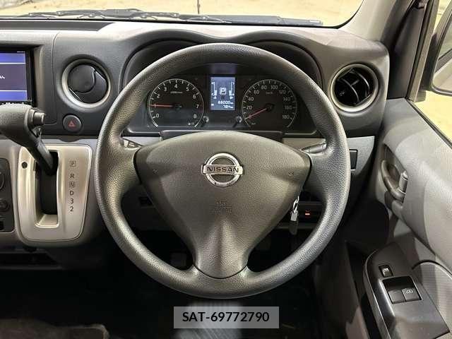 Nissan NV350 Caravan 2016-06 7456547-9