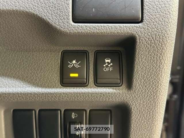 Nissan NV350 Caravan 2016-06 7456547-11