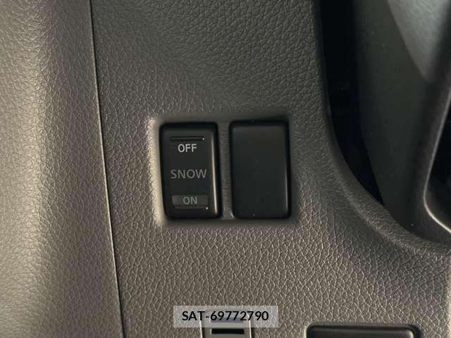 Nissan NV350 Caravan 2016-06 7456547-13