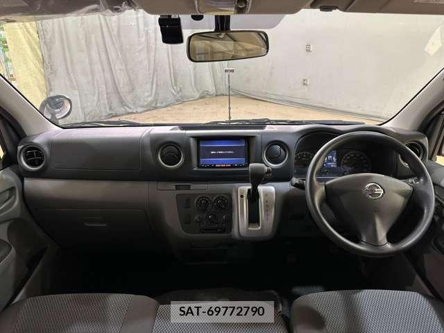 Nissan NV350 Caravan 2016-06 7456547-14