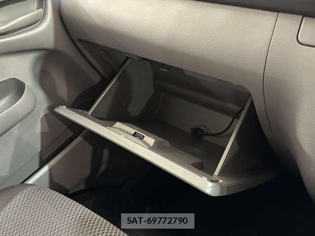 Nissan NV350 Caravan 2016-06 7456547-19