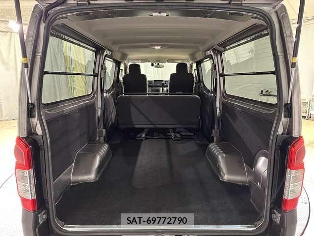 Nissan NV350 Caravan 2016-06 7456547-21